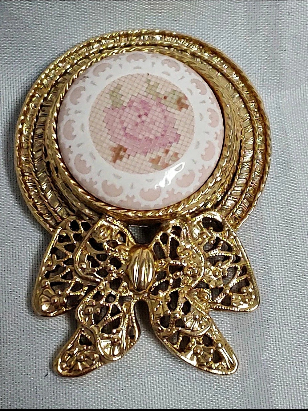 RARE Vintage Loree Gold-Tone Floral Hat Bow Brooch